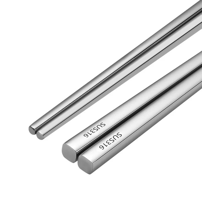 Two silver metal rods with 'SUS316' engraving on a white background