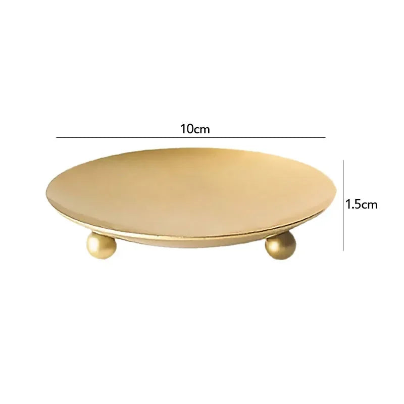 Gold round stand with dimensions: Diameter 10cm, Height 1.5cm