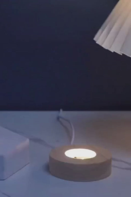 Video featuring the three dimensional display of the lamp and it's different models